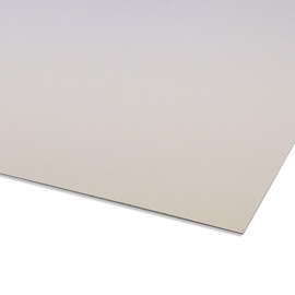 Hvid malet aluminium plade på mål